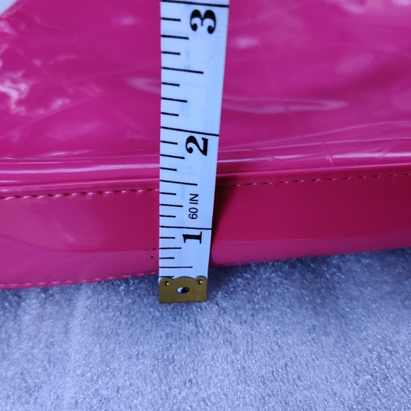 Yves Saint Laurent Beaute Pink Small Bag - Picture 4 of 8